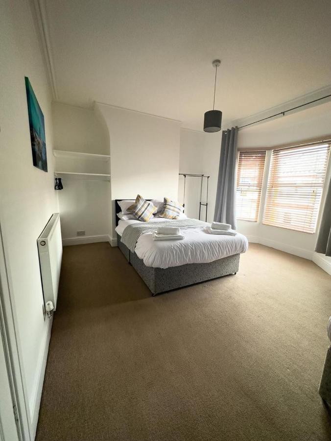 The Beatles House - Penny Lane - Contractors -relocating-3bedroom